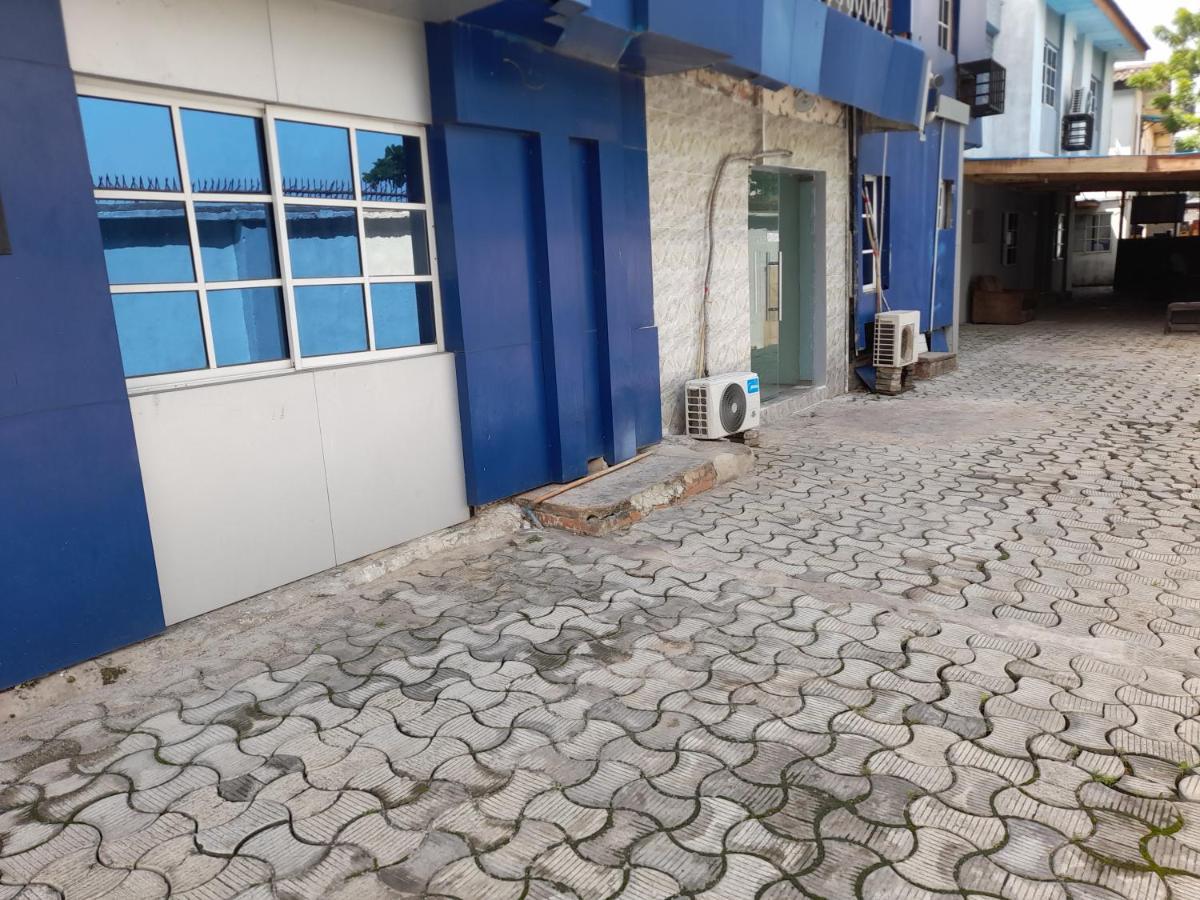 My Comfort Zone Hotels Ikeja Exterior photo