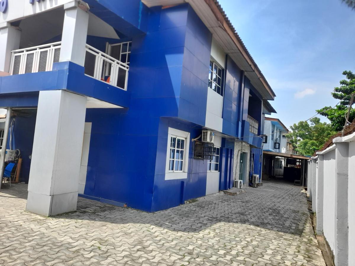 My Comfort Zone Hotels Ikeja Exterior photo